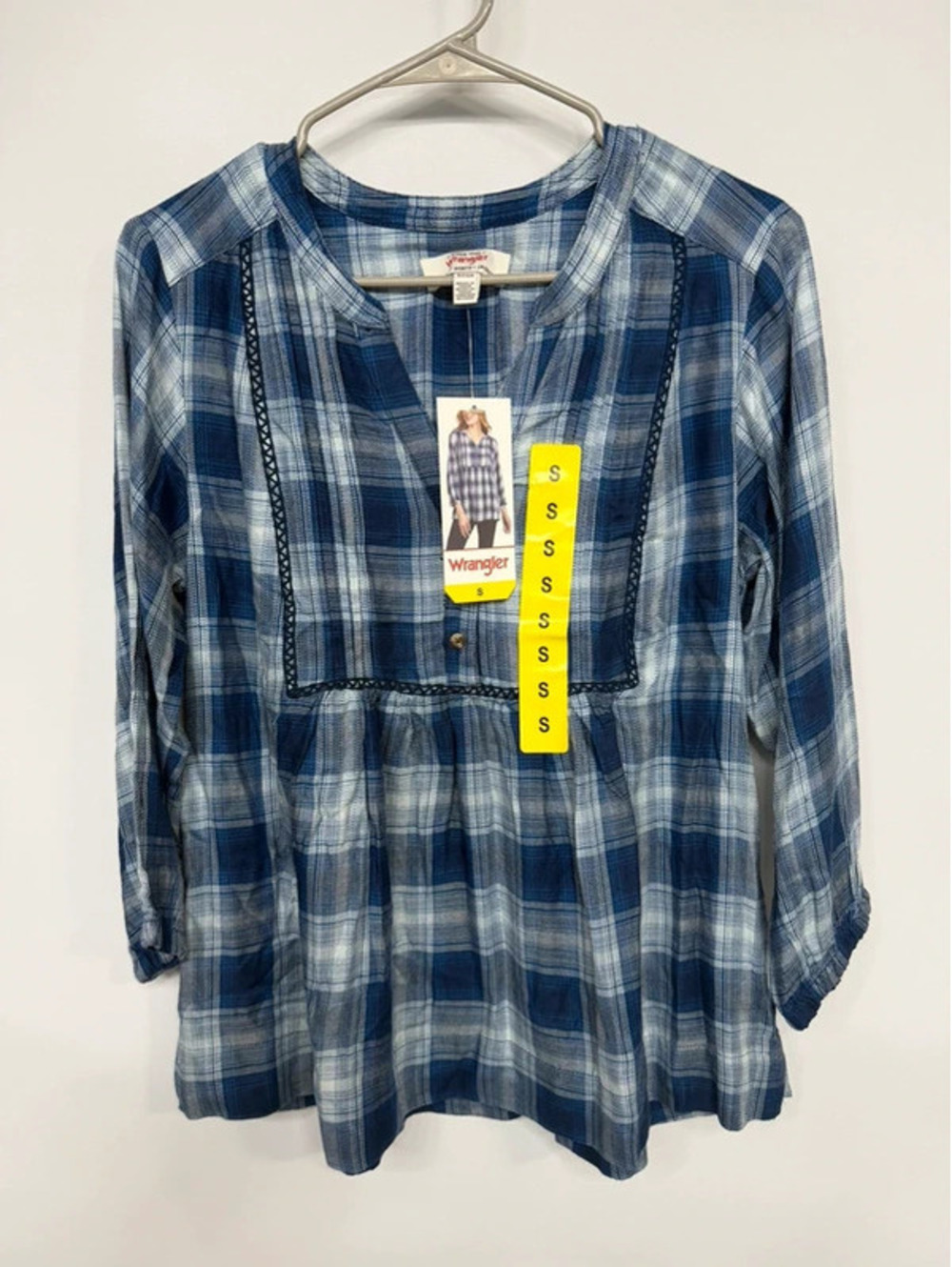 Wrangler Women’s Blue Plaid Blouse Shirt Small NWT